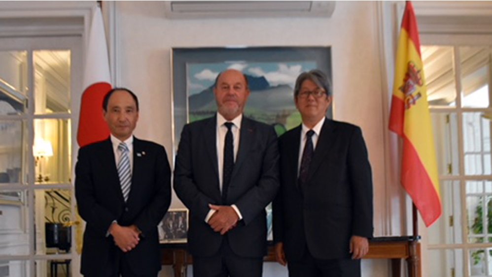 Посол Японии в Испании встретился с каратистами