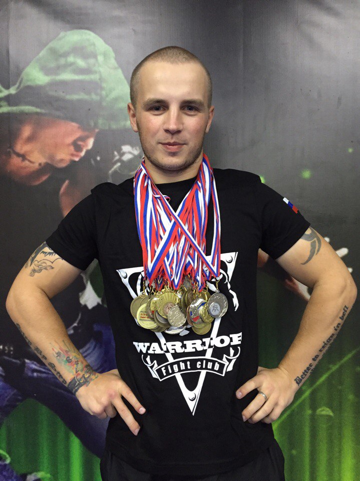 Денис Петров тренер по рукопашному бою погиб в Сакнт-Петербурге во время теракта