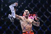  Стали известны обладатели бонусов по итогам шоу UFC 304