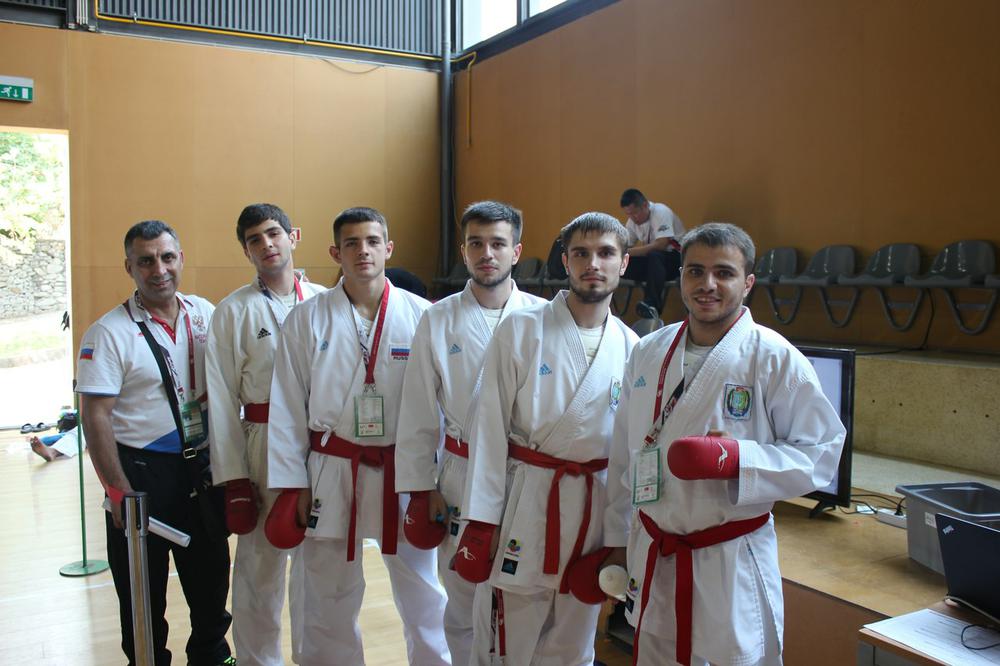 Арзуман Алиев и его подопечные спортсмены-каратисты