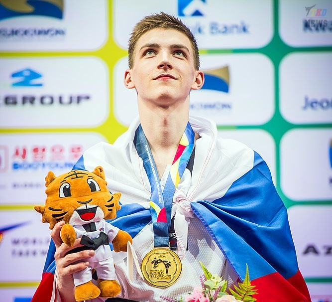 Максим Храмцов - первый российский чемпион мира по тхэквондо в мужской категории