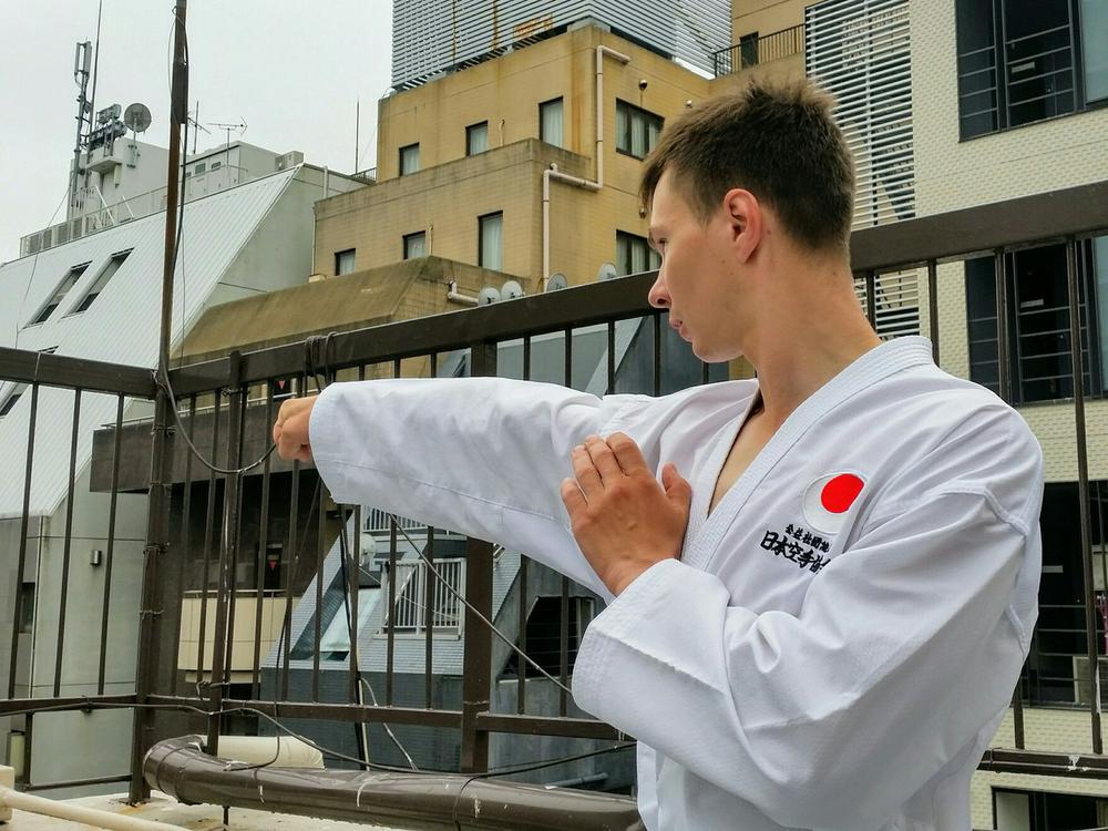 Дмитрий Осика тренировка на крыше в Токио 2017
