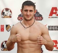 Боец ММА задержан сотрудниками СОБР, спортсмен оказывал сопротивление. ВИДЕО