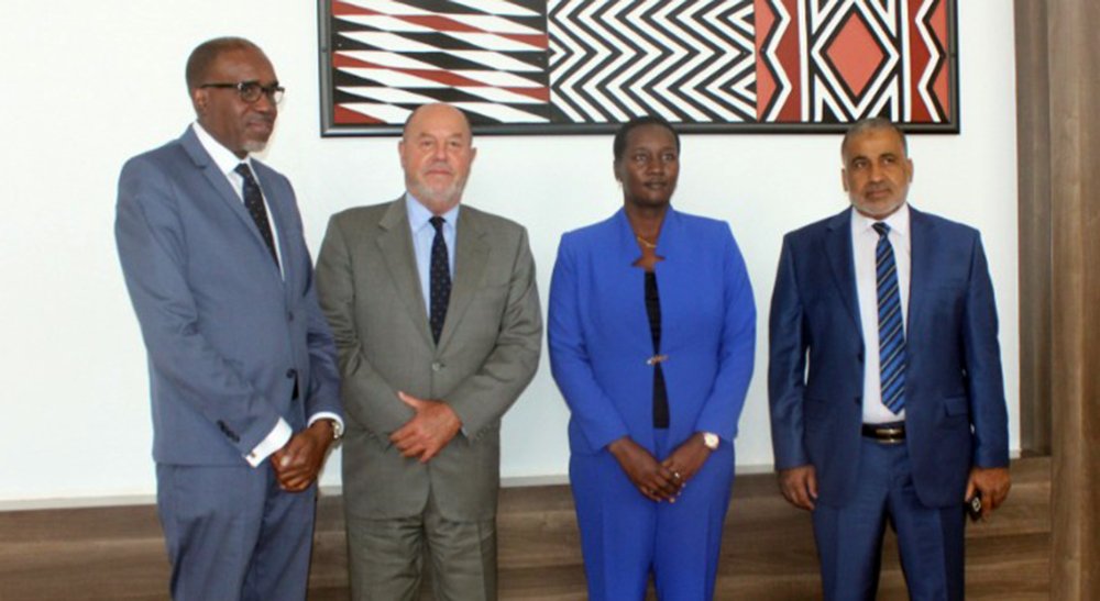 Туо Увайо (президент Федерации каратэ Руанды), Антонио Эспинос (президент WKF), Жульена Уваку (министр спорта и культуры Руанды) и Мохамед Тахар Месбахи (президент UFAK)