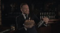 МакГрегор празднует день рождения своего виски и пожертвует крупную сумму на благотворительность