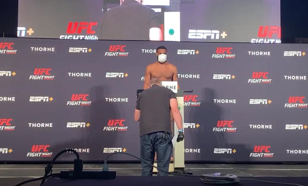 UFC on ESPN 9 взвешивание