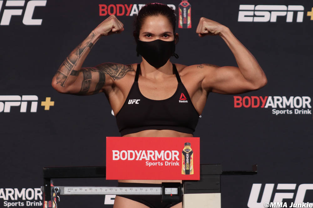 Аманда Нуньес взвешивание UFC 250