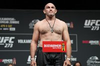 45-летний Олейник назвал условие для продолжения карьеры