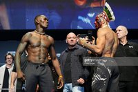 Алекс Перейра нокаутировал Исраэля Адесанью на UFC 281 – видео