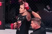 Усман Нурмагомедов уверенно победил Патрики Фрейре и стал чемпионом Bellator