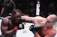 Каннонье одолел раздельным решением Стриклэнда на UFC Fight Night 216 