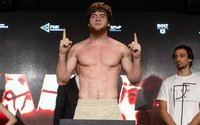 Российский средневес Шара Буллет подписал соглашение с UFC