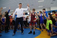 Роман Власов провёл мастер-класс для юных борцов Хабаровска