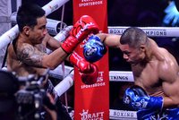 Исаак Крус досрочно победил Эдуардо Рамиреса в поединке за пояс WBC Silver - видео