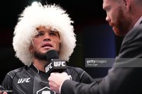 Блиц-интервью Умара Нурмагомедова после победы над Раони Барселосом на UFC Fight Night 217 – видео