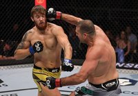 Легендарный Маурисио Руа досрочно уступил Игорю Потере на UFC 283 – видео