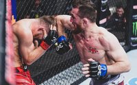 Петр Ян потерпел сокрушительное поражение от Мераба Двалишвили на UFC Fight Night 221