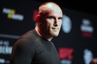 Олейник назвал причину поражения Яна в поединке с Двалишвили