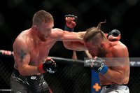 Джастин Гэтжи победил Рафаэля Физиева в зрелищной битве на UFC 286