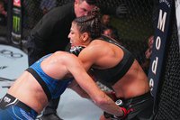 Буэно Силва «задушила» Холли Холм в главном поединке турнира UFC on ESPN 49
