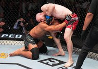 Ринат Фахретдинов менее чем за за минуту разобрался с Кевином Ли на UFC on ESPN 48 – видео
