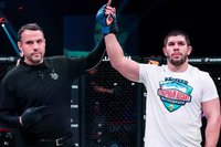 Валентин Молдавский победил Стива Моури в со-главном поединке Bellator 298