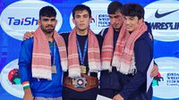 У российских борцов золото и две бронзы на финише чемпионата мира U20 в Аммане - видео