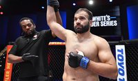 Непобеждённый россиянин Мурзаканов выбыл из боя с Оздемиром на турнире UFC в Париже