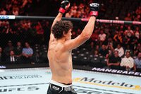  Названы обладатели бонусов по итогам турнира UFC Fight Night 227