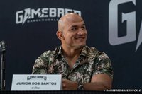 «Он станет звездой». Бывший чемпион UFC пророчит большое будущее российскому тяжеловесу