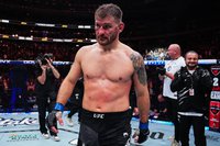 Экс-чемпион UFC Стипе Миочич завершил карьеру после поражения от Джона Джонса