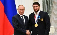 Владимир Путин поздравил Абдулрашида Садулаева с победой на чемпионате мира 