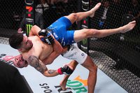 Мухаммад Мокаев без блеска выиграл у Алекса Переса на турнире UFC Fight Night 238