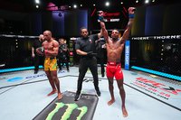 Лерон Мёрфи выиграл у Эдсона Барбозы по очкам в главном бою UFC Fight Night 241