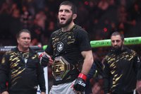 Легендарный экс-чемпион UFC предложил следующего соперника для Ислама Махачева