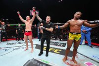 Александр Волков одолел Жаилтона Алмейду раздельным решением судей на UFC 321