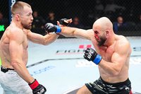  Стали известны обладатели бонусов по итогам турнира UFC 321