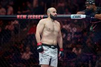 Азамат Мурзаканов не против поединка с Магомедом Анкалаевым: «Последнее слово за UFC»