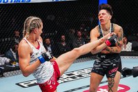 Яна Сантос прошла Мейси Чиассон по очкам на турнире UFC 320