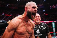  Стали известны обладатели бонусов по итогам турнира UFC 320