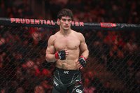 Конкурент Евлоева объяснил, почему Мовсару не дают подраться за титул UFC