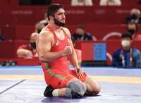 Абдулрашид Садулаев выиграл отбор на чемпионат Европы - видео схватки с Магомедом Курбановым