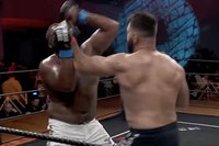46-летний экс-чемпион UFC Орловский дебютировал в «грязном боксе» c досрочной победы – видео