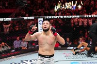 Икрам Алискеров нокаутировал Андре Муниза в первом раунде на турнире UFC on ESPN 66 – видео
