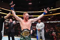  Стали известны обладатели бонусов по итогам турнира UFC 315