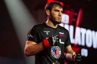 Магомед Умалатов отправил в глухой нокаут Энтони Айви на турнире PFL World Tournament 5  – видео