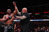 Камару Усман успешно вернулся в октагон, победив Хоакина Бакли на турнире UFC on ESPN 69