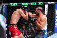 Рафаэль Физиев уверенно взял верх над Игнасио Бахамондесом на турнире UFC в Баку – видео
