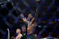  Стали известны обладатели бонусов по итогам шоу UFC 316