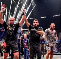 Александр Шлеменко легко финишировал испанца Гильерме Кадену в первом раунде – видео